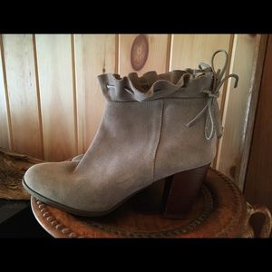 Crown & Ivy Gray Suede Ruffle Boots